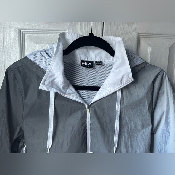 Fila Sport reflective gray and white wind breaker with hood size XS - Picture 3 of 16